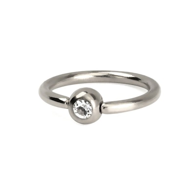 Ring mit fester Kugel und Stein