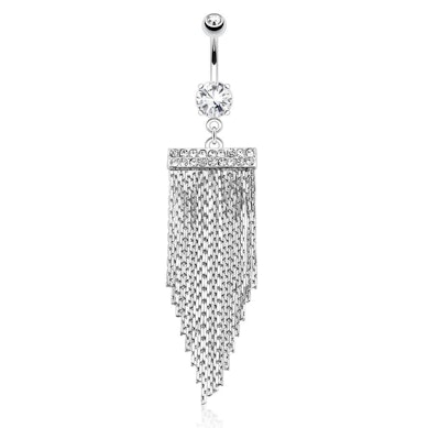 Bauchnabelpiercing mit vielen Ketten