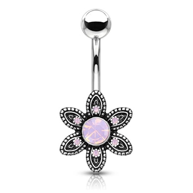 Bauchnabelpiercing mit Blume und runden Opaliten