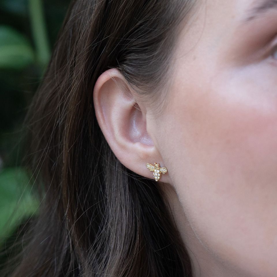Labret mit Innengewinde und steinbesetzter Biene
