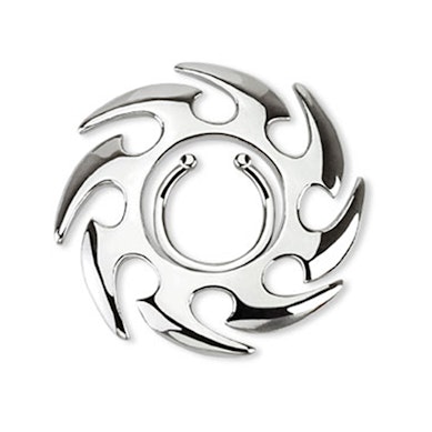 Fake Brustpiercing mit einer Tribal-Sonne