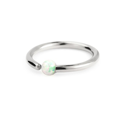 Ring mit fester Opalkugel