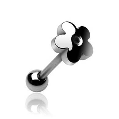 Zungenpiercing mit einer kleinen Blume