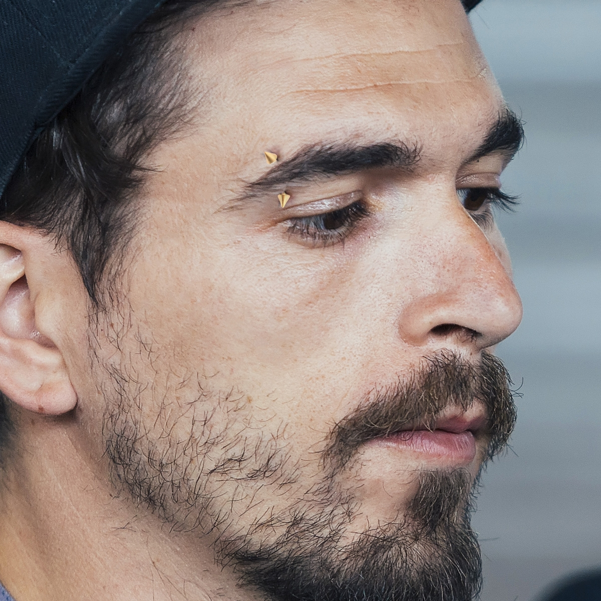 Vergoldeter gebogener Stab mit Spikes