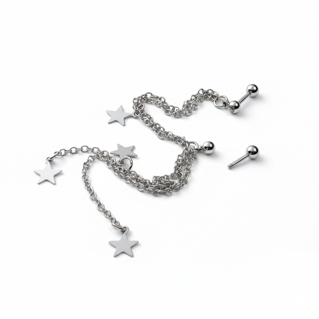 Tragus- oder Helixpiercing mit Sternen