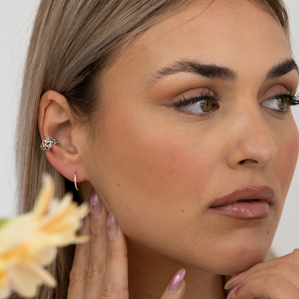 Earcuff aus Chirurgenstahl mit Blumen