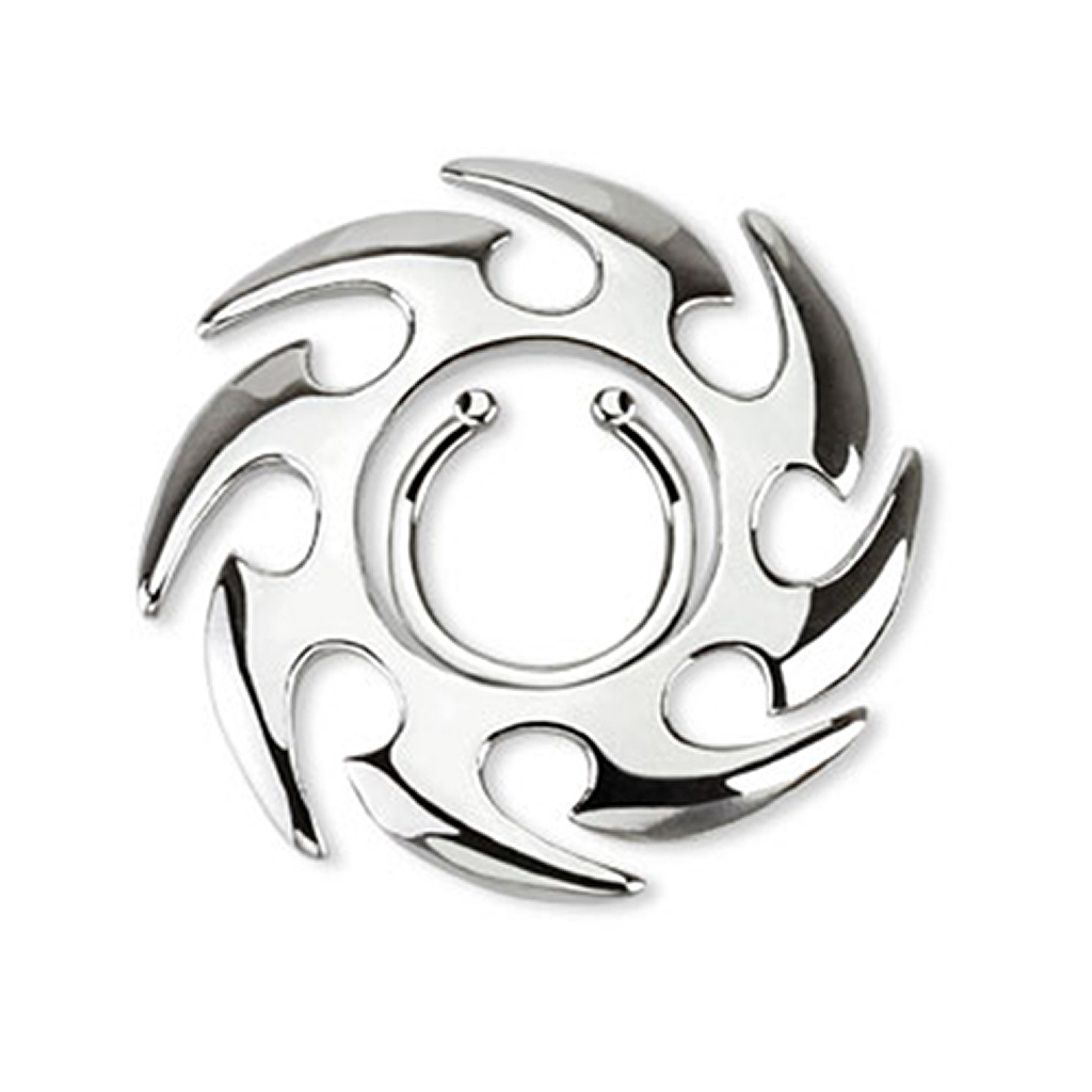 Fake Brustpiercing mit einer Tribal-Sonne