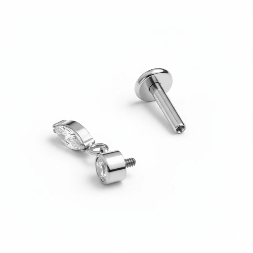 Titan-Labret mit marquiseförmigem Anhänger