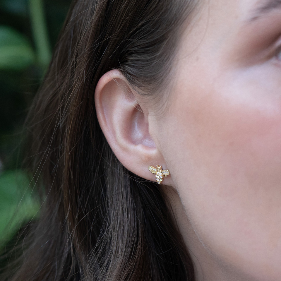 Labret mit Innengewinde und steinbesetzter Biene