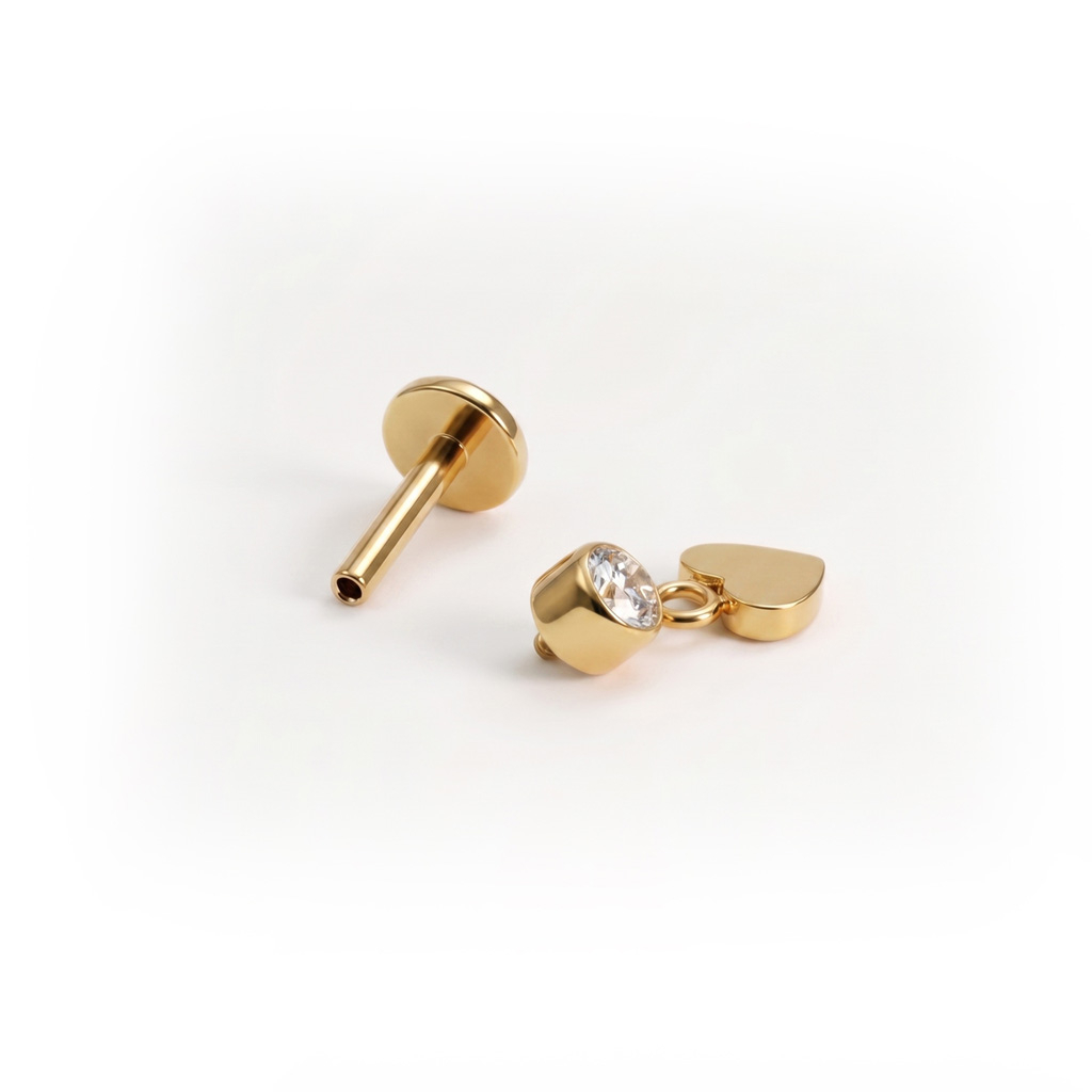Titan-Labret mit Herzanhänger