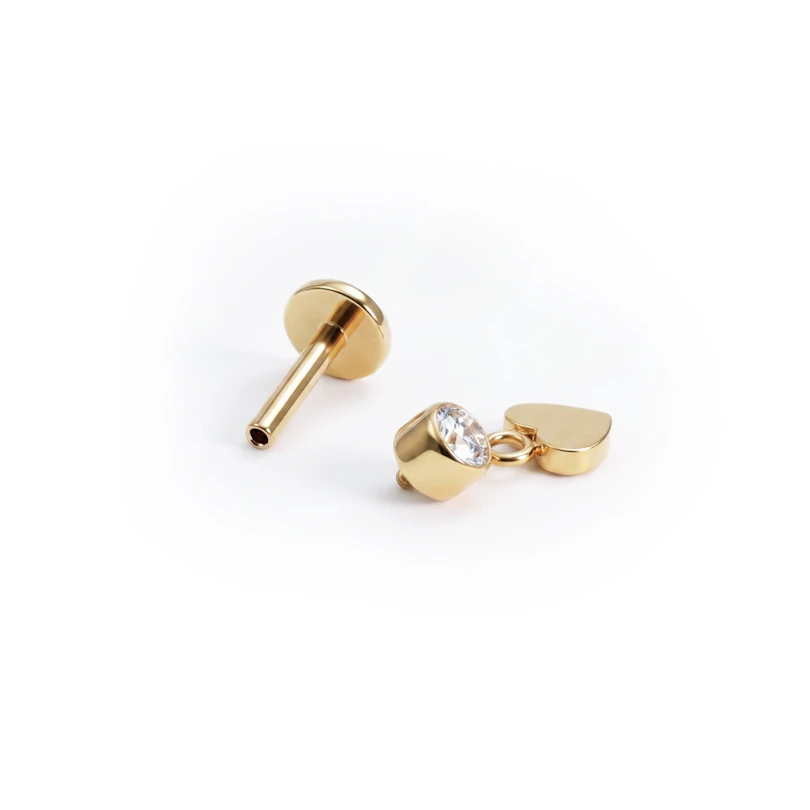 Titan-Labret mit Herzanhänger