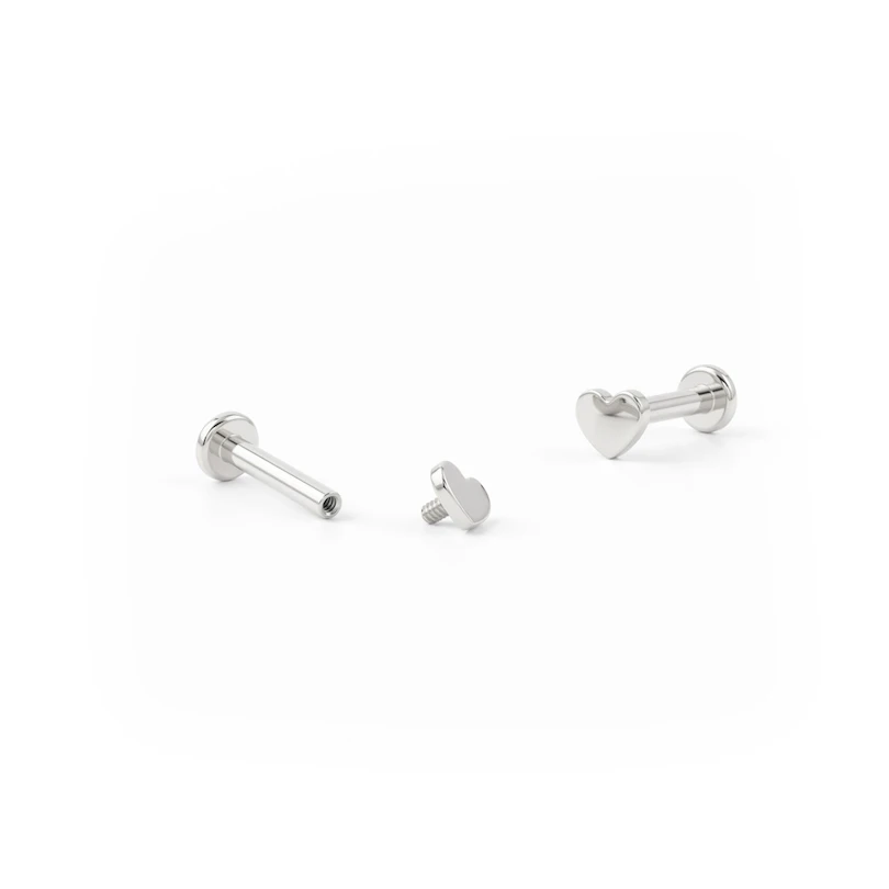 Labret aus Titan mit Innengewinde in verschiedenen Designs