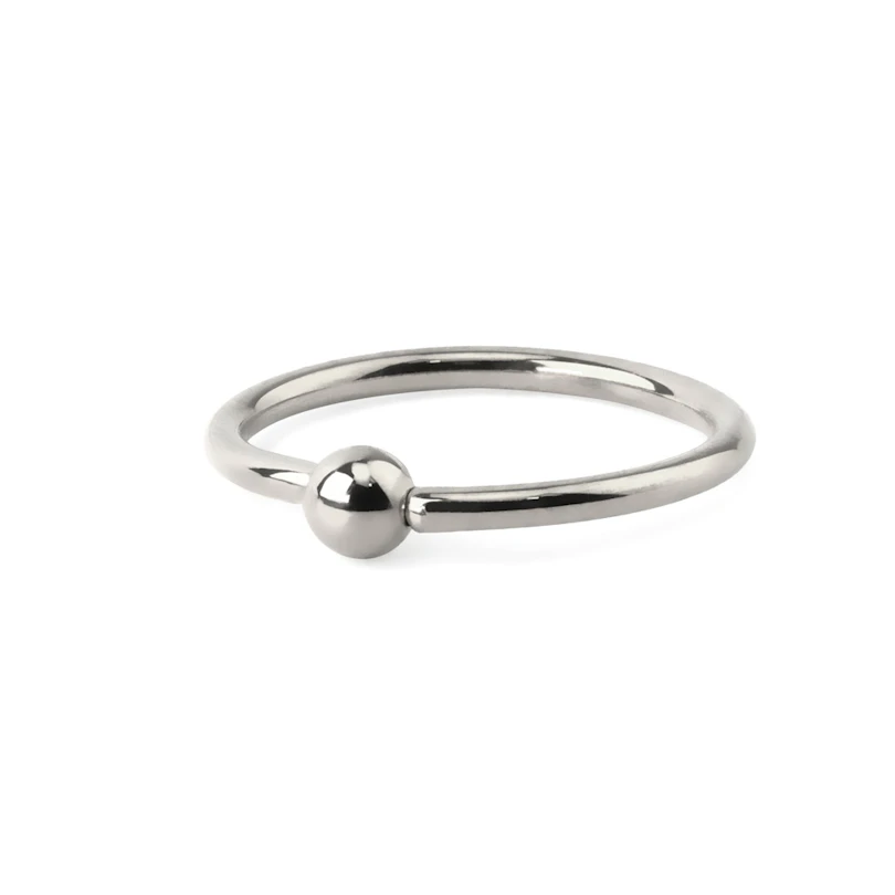 Ring aus Titan mit fester Kugel