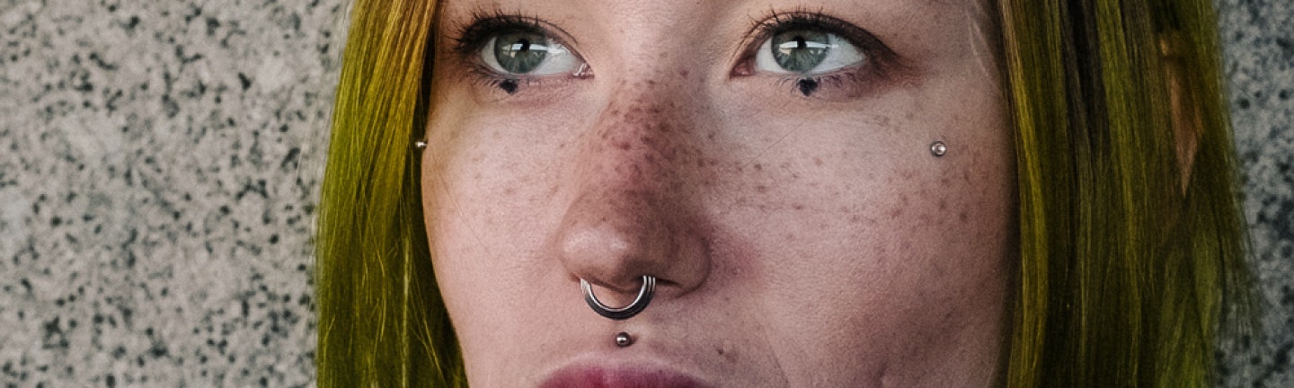 Wissenswertes Über Surface Piercings Wissenswertes Über Surface Piercings