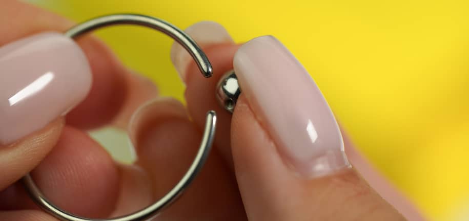 So Öffnet Und Schliesst Man Sicher Piercingringe